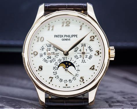 Patek Philippe 5327 calendar